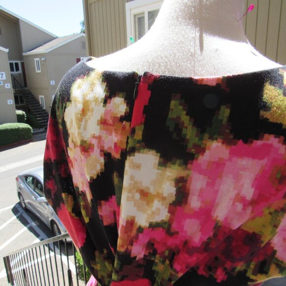 #375  NEW FLORAL PIXEL PRINT DRESS BY LONG AND TALL SALLY  (SIZE 14US / 18UK) - Picture 4 of 4